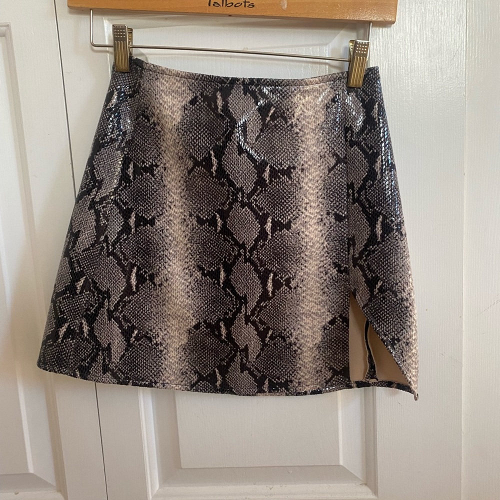 Princess Polly Snake Skin Skirt. High waisted. Mini